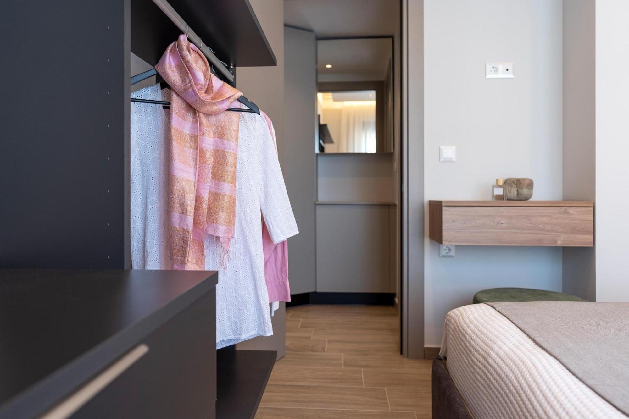 Palmeral Luxury Suites Kremastí 客房 照片